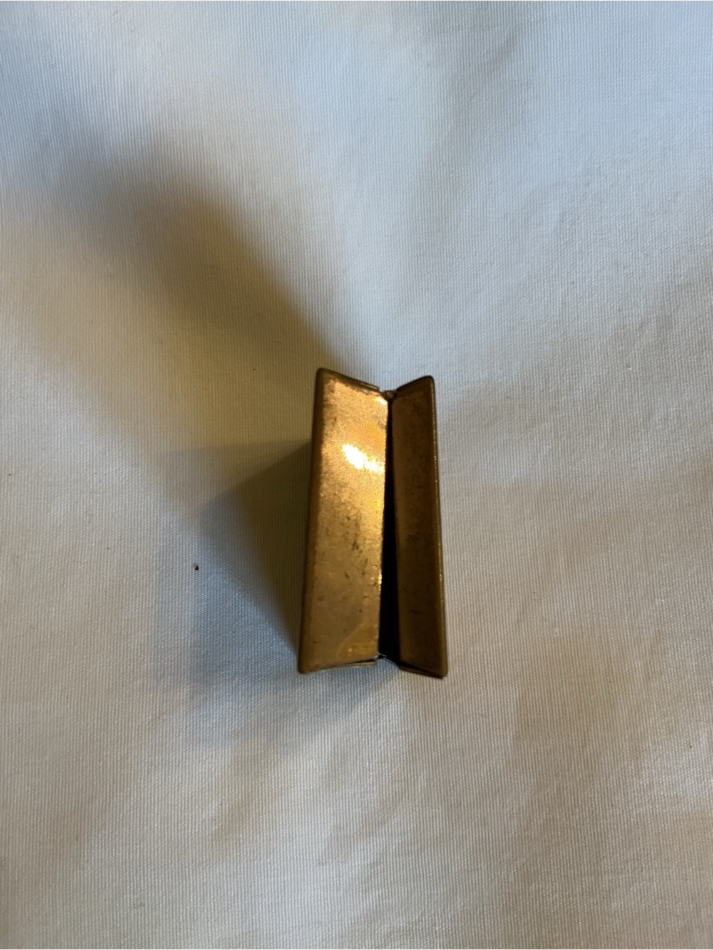 Vintage Gold-Tone Compact with Art Deco Wave Design - Picture 3 of 5